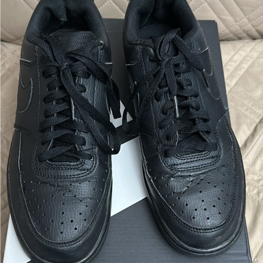 Nike Men's Classic Black Leather Sneakers